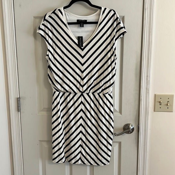 White House Black Market Dresses & Skirts - NWT White House Black Market Dress size M